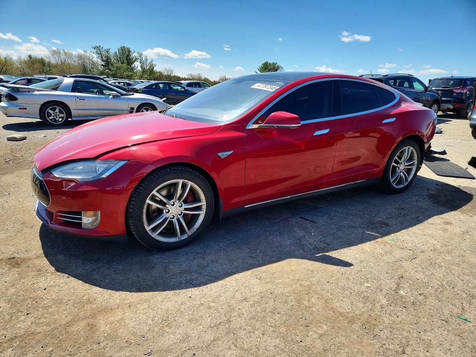 Auction sale of the 2014 Tesla Model S, vin: 5YJSA1H10EFP52220, lot number: 47797346