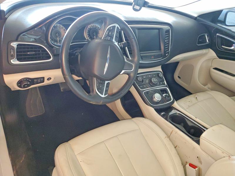50643986 :رقم المزاد ، 1C3CCCCB3FN648418 vin ، 2015 Chrysler 200 مزاد بيع