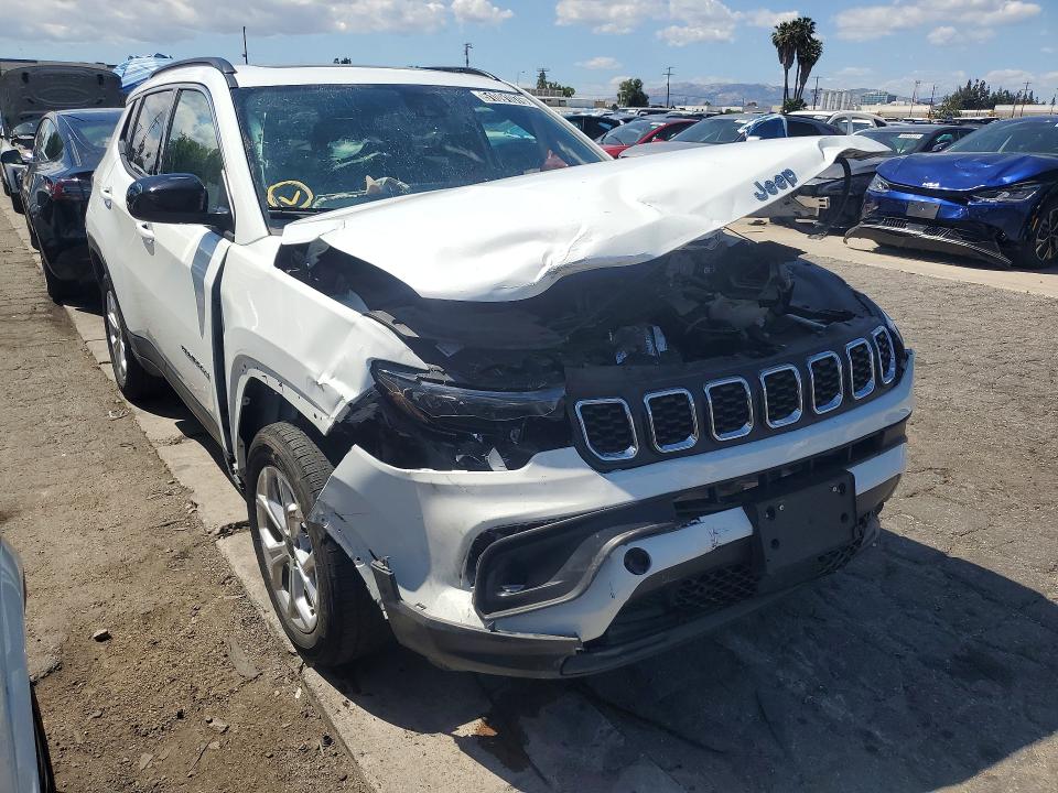 51091076 :رقم المزاد ، 3C4NJDBN4ST550195 vin ، 2025 Jeep Compass مزاد بيع