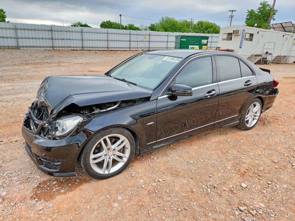 2012 Mercedes Benz C მანქანა იყიდება აუქციონზე, vin: WDDGF4HB8CR213438, აუქციონის ნომერი: 51199726