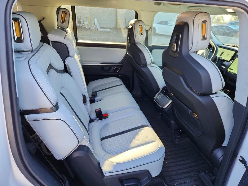 49607406 :رقم المزاد ، 7PDSGABA5PN027491 vin ، 2023 Rivian R1s مزاد بيع