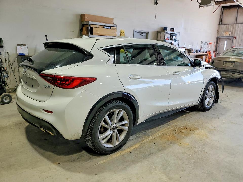 48717376 :رقم المزاد ، SJKCH5CP7JA005152 vin ، 2018 Infiniti Qx30 مزاد بيع