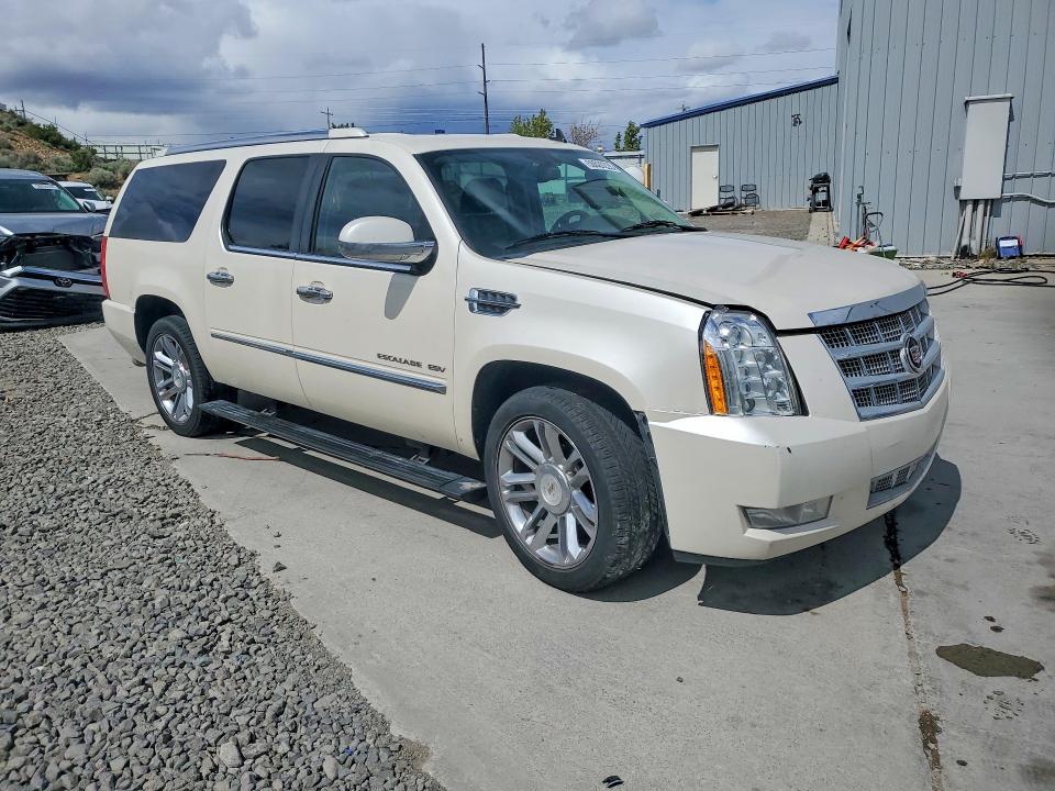 50620226 :رقم المزاد ، 1GYS4KEFXBR203668 vin ، 2011 Cadillac Escalade مزاد بيع