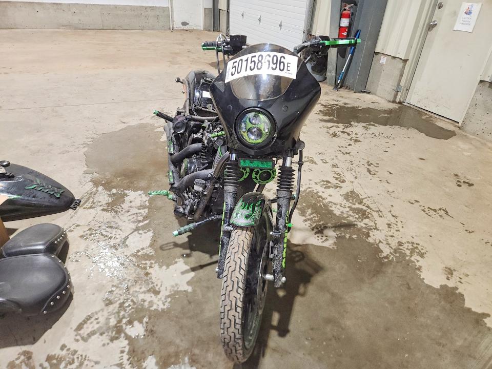50158696 :رقم المزاد ، JKAVN2C17FA062080 vin ، 2015 Kawasaki Vn900 مزاد بيع