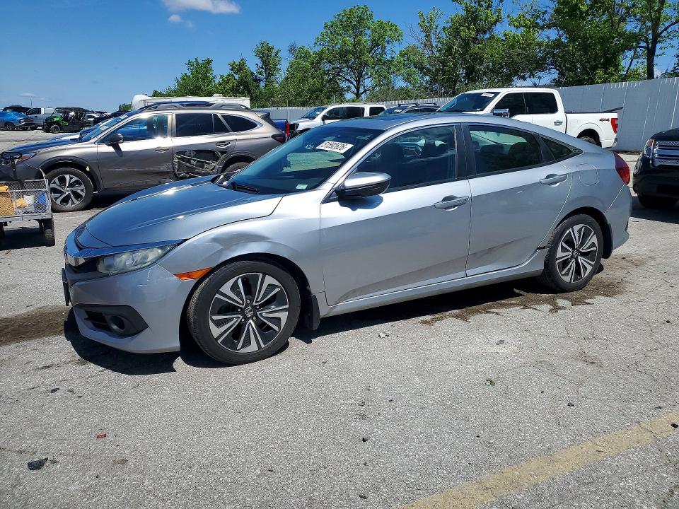 51592626 :رقم المزاد ، 19XFC1F79GE020843 vin ، 2016 Honda Civic مزاد بيع
