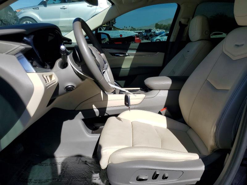 50672686 :رقم المزاد ، 1GYKNBRS2HZ233454 vin ، 2017 Cadillac Xt5 مزاد بيع