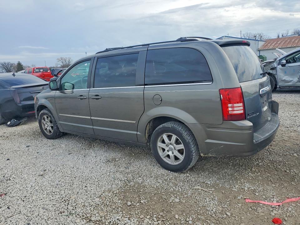 48422586 :رقم المزاد ، 2A4RR5D17AR415489 vin ، 2010 Chrysler Town & Country مزاد بيع