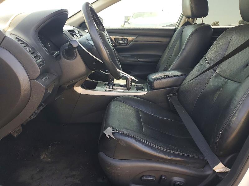 2015 Nissan Altima მანქანა იყიდება აუქციონზე, vin: 1N4AL3AP5FN335779, აუქციონის ნომერი: 50096256