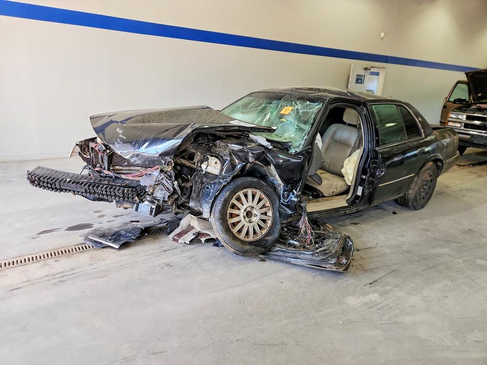 2010 Mercury Grand Marquis მანქანა იყიდება აუქციონზე, vin: 2MEBM7FV0AX628134, აუქციონის ნომერი: 50433546