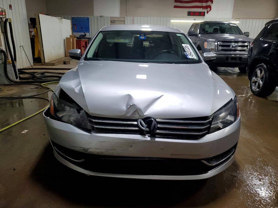 Продажа на аукционе авто 2015 Volkswagen Passat, vin: 1VWAS7A31FC051012, номер лота: 49431336