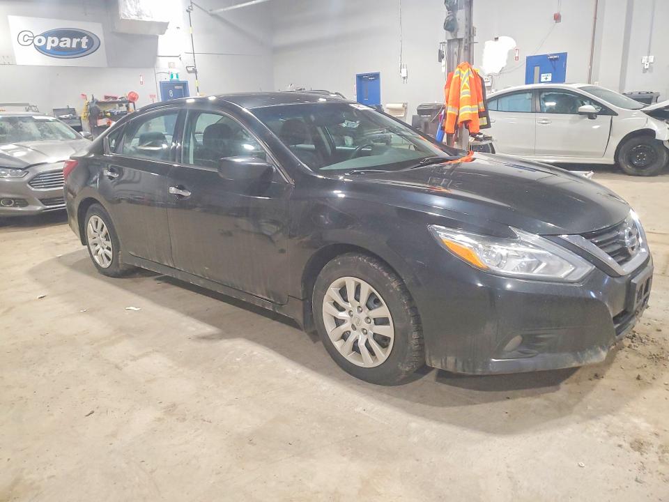 2017 Nissan Altima მანქანა იყიდება აუქციონზე, vin: 1N4AL3AP7HN343417, აუქციონის ნომერი: 49877376