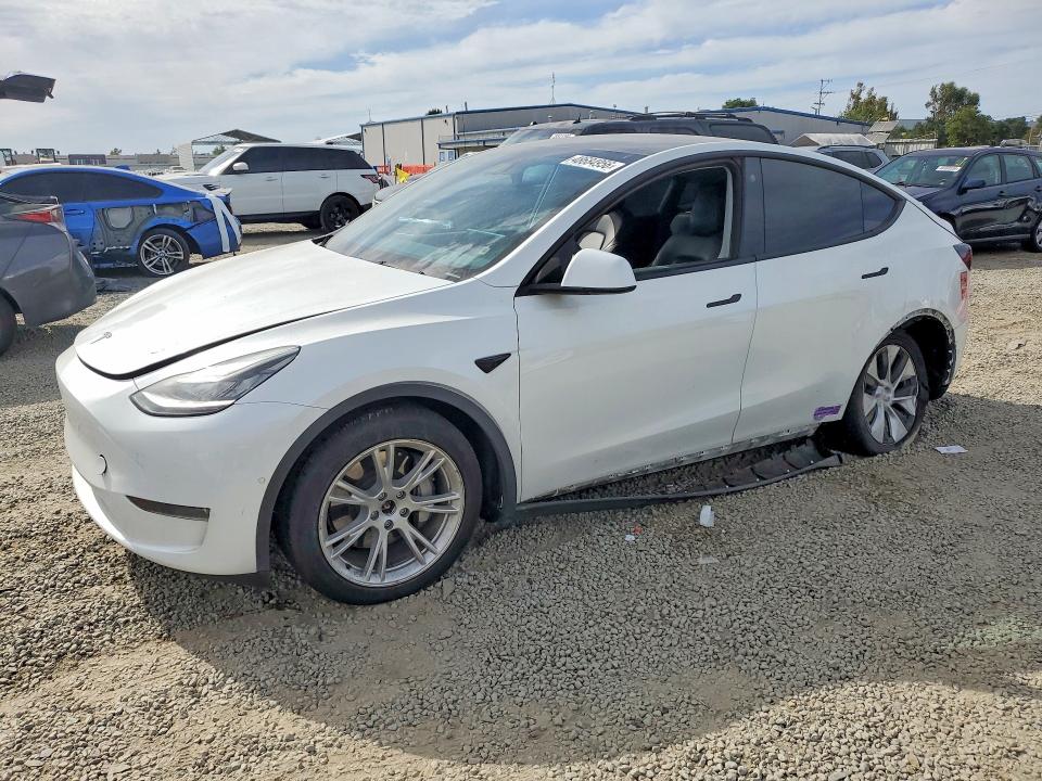 48684956 :رقم المزاد ، 7SAYGDEE1NF345432 vin ، 2022 Tesla Model Y مزاد بيع