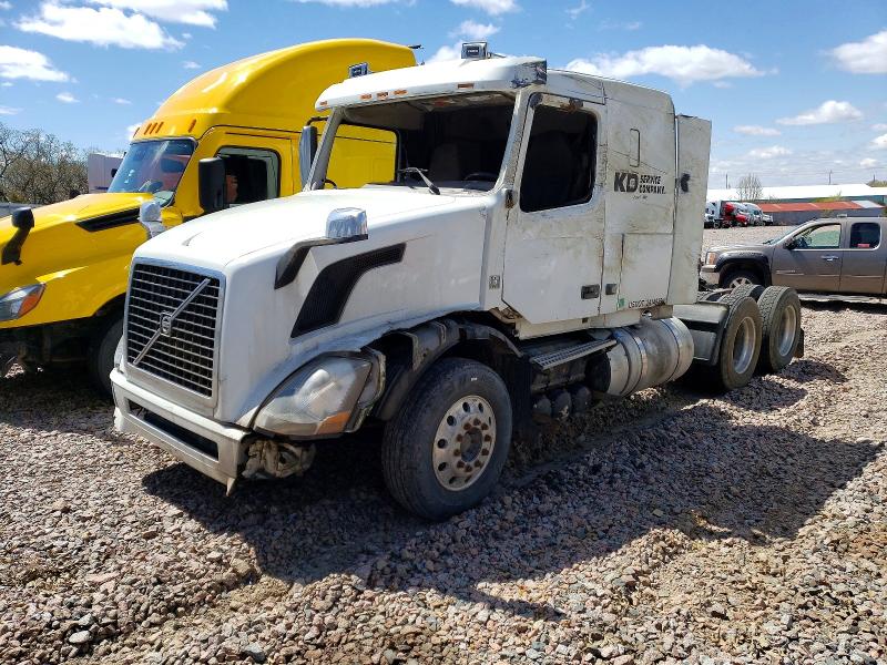 51513306 :رقم المزاد ، 4V4NC9EH6DN130880 vin ، 2013 Volvo Vn مزاد بيع