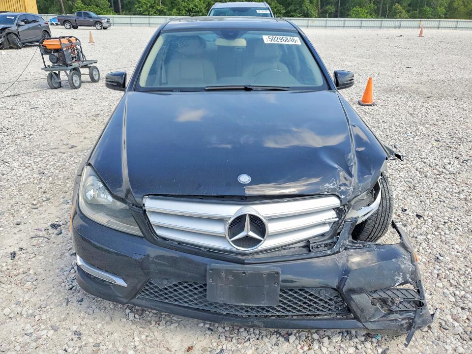Продажа на аукционе авто 2013 Mercedes-benz C, vin: WDDGF4HB4DR270527, номер лота: 50296846