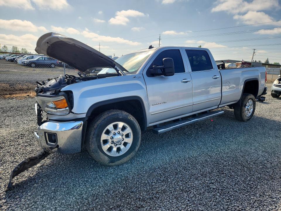 51629526 :رقم المزاد ، 1GT12ZE80FF196562 vin ، 2015 Gmc Sierra مزاد بيع