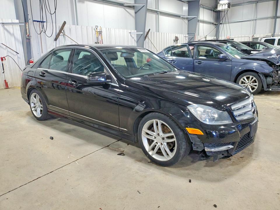 Продажа на аукционе авто 2012 Mercedes-benz C, vin: WDDGF8BB5CA613665, номер лота: 48916466