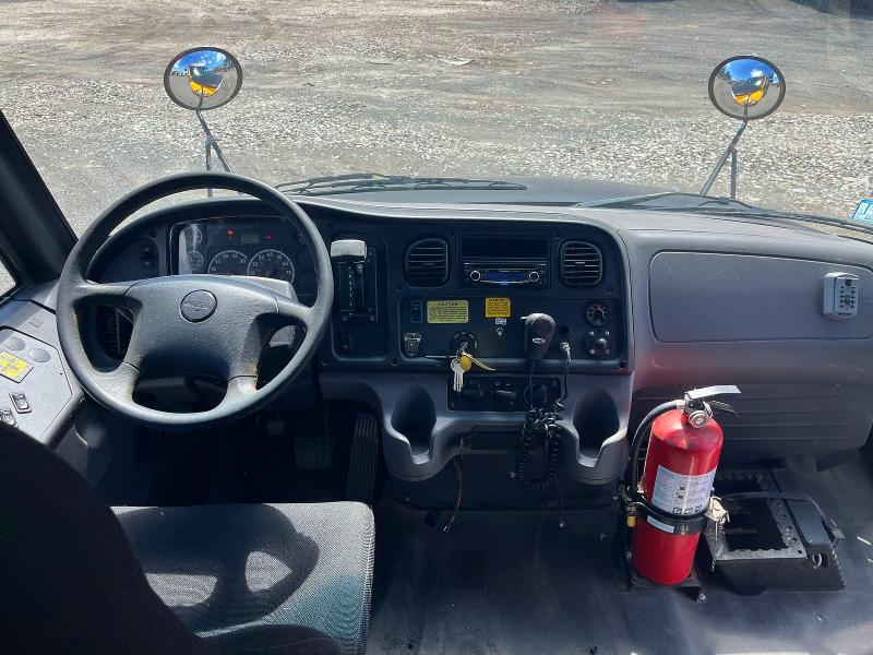 Продажа на аукционе авто 2016 Freightliner Chassis, vin: 4UZABRDU8GCHJ9469, номер лота: 50185016