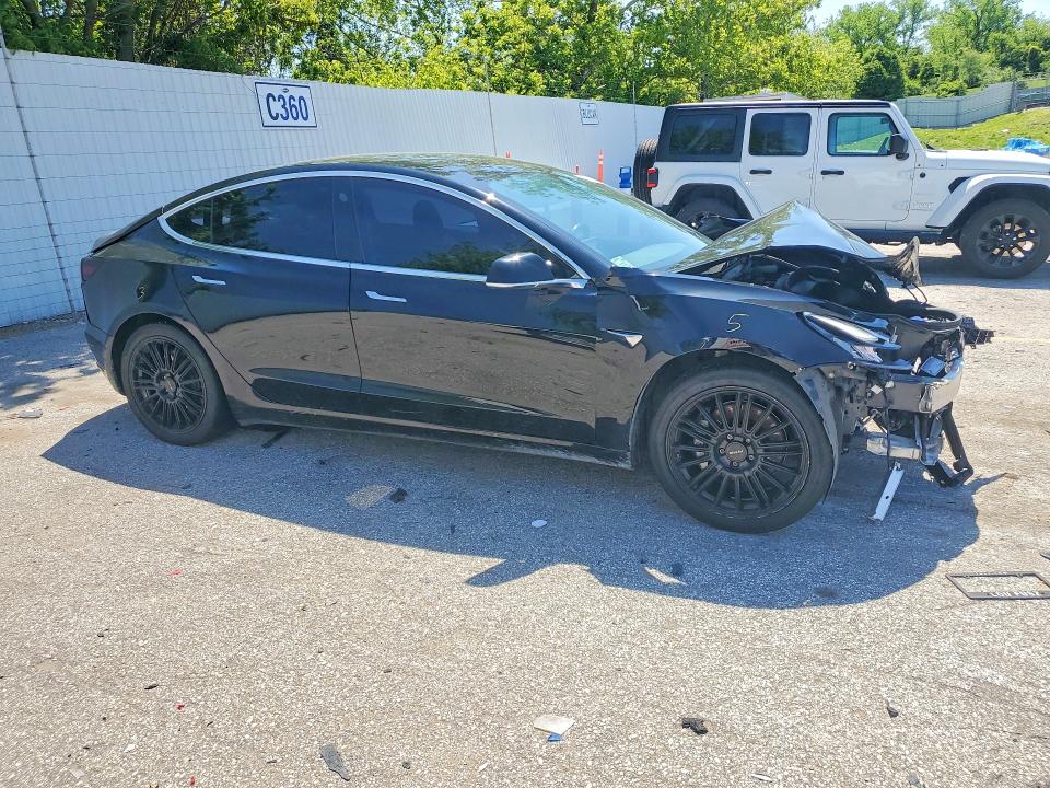 Продажа на аукционе авто 2018 Tesla Model 3, vin: 5YJ3E1EAXJF033709, номер лота: 51559566
