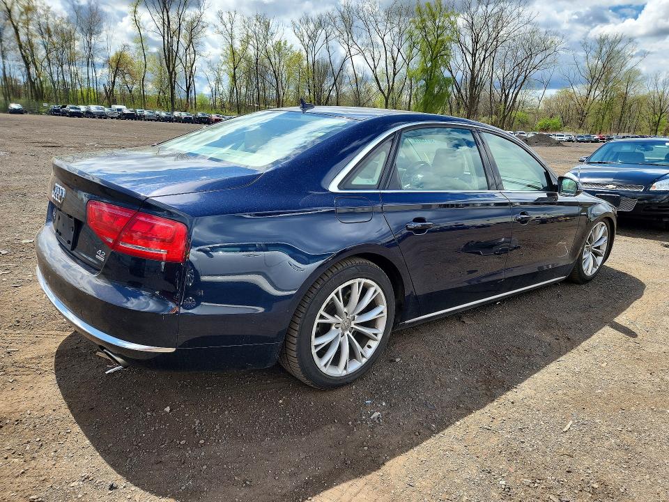 Продаж на аукціоні авто 2012 Audi A8, vin: WAURVAFD1CN010582, номер лоту: 50113776