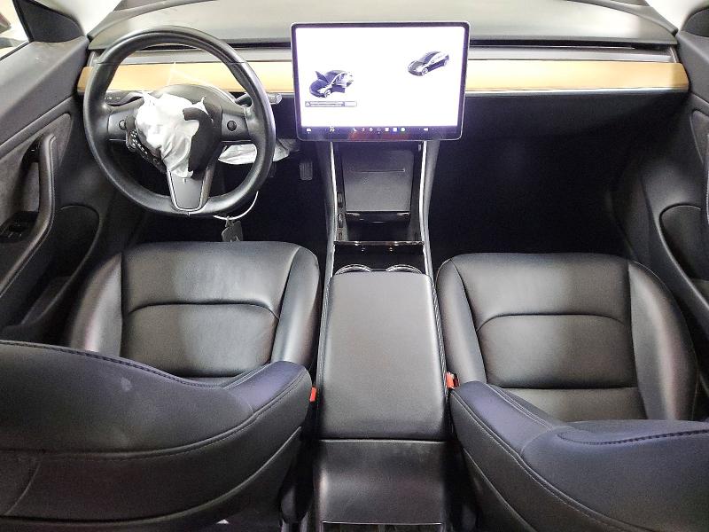 48601476 :رقم المزاد ، 5YJ3E1EA9JF028078 vin ، 2018 Tesla Model 3 مزاد بيع