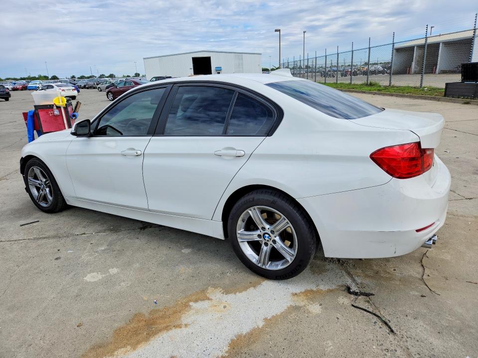 50653456 :رقم المزاد ، WBA3C1C54EK115436 vin ، 2014 Bmw 328 مزاد بيع