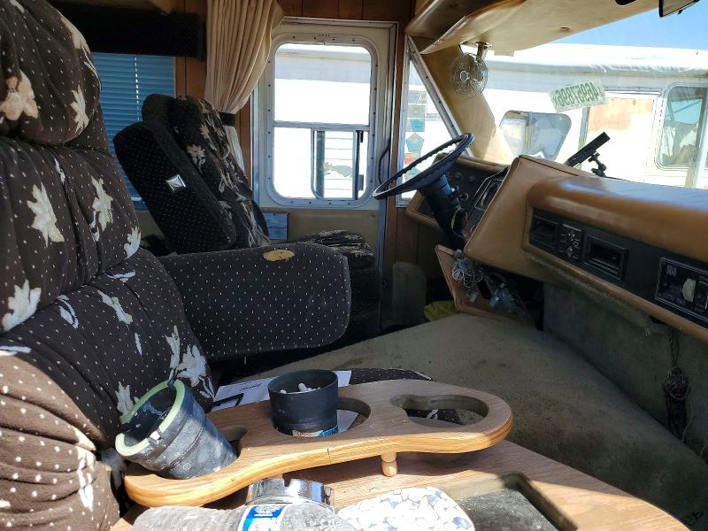46957896 :رقم المزاد ، 1GBKP37W6C3305705 vin ، 1982 Chevrolet P30 مزاد بيع