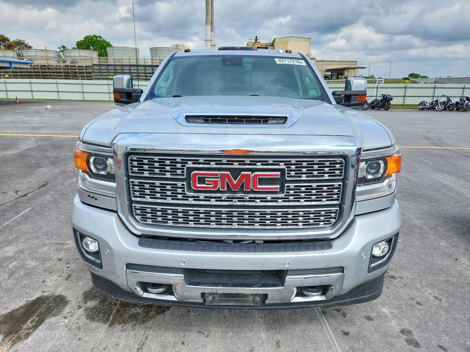 49717216 :رقم المزاد ، 1GT42YEY1JF103788 vin ، 2018 Gmc Sierra مزاد بيع