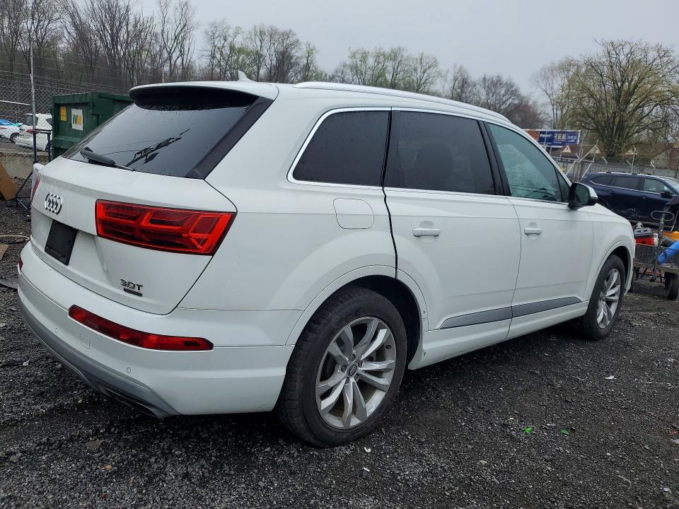 Продажа на аукционе авто 2017 Audi Q7, vin: WA1LAAF7XHD018525, номер лота: 48654556