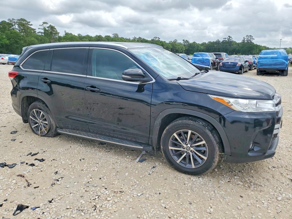 2017 Toyota Highlander მანქანა იყიდება აუქციონზე, vin: 5TDKZRFH5HS520977, აუქციონის ნომერი: 49603486
