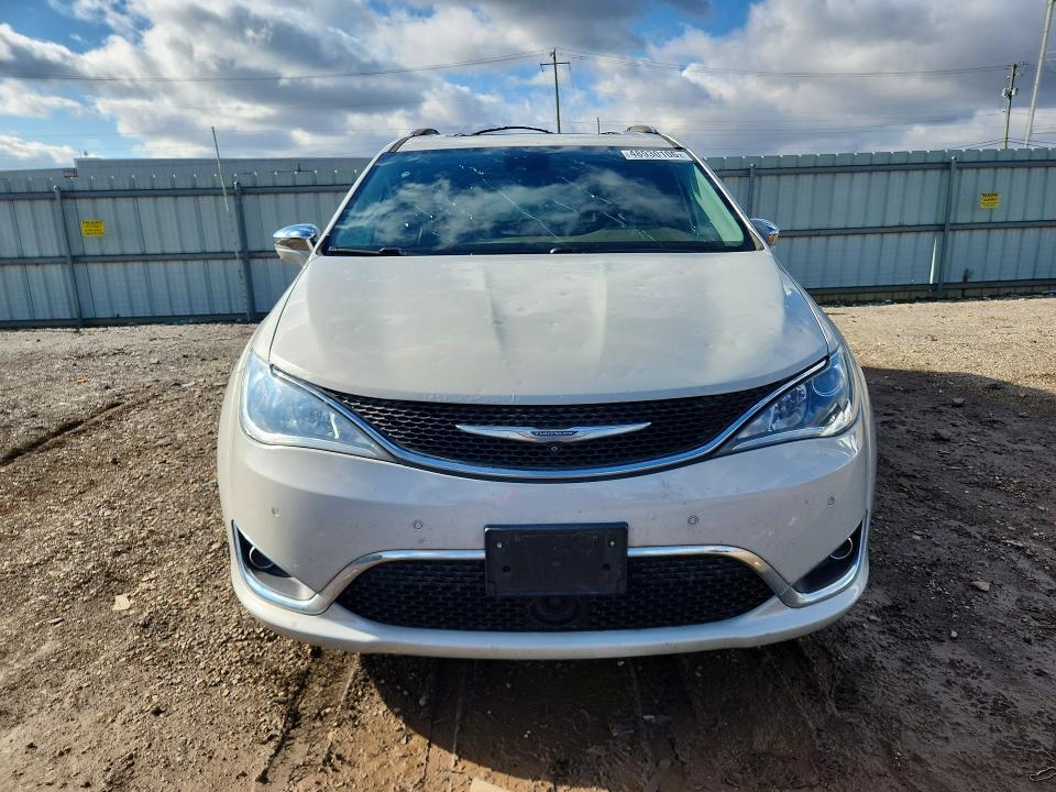 48930106 :رقم المزاد ، 2C4RC1GG8HR647688 vin ، 2017 Chrysler Pacifica مزاد بيع