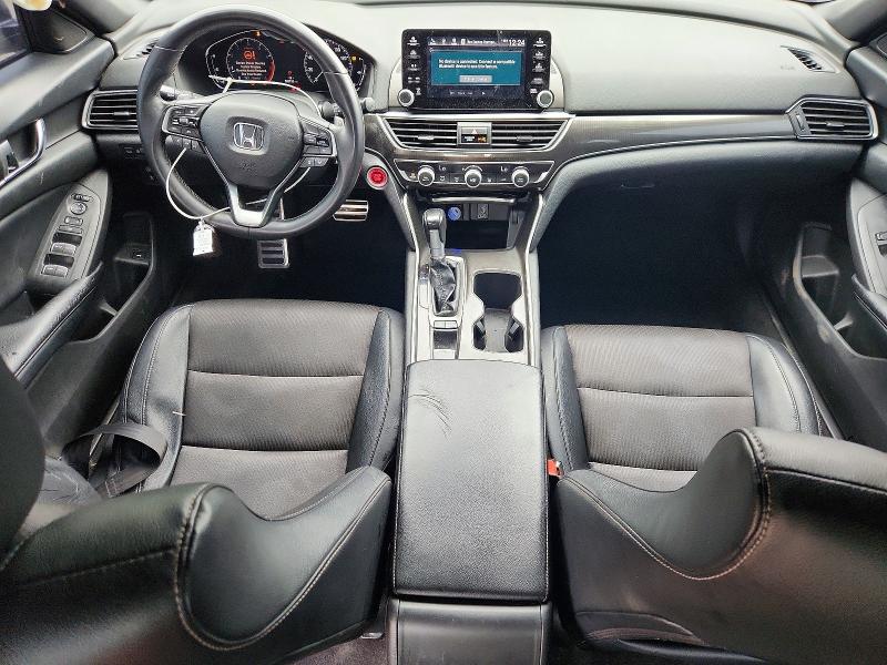 51543356 :رقم المزاد ، 1HGCV1F38JA173252 vin ، 2018 Honda Accord مزاد بيع
