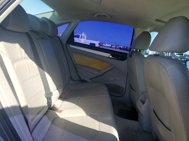 48691206 :رقم المزاد ، 1VWBH7A37CC073708 vin ، 2012 Volkswagen Passat مزاد بيع