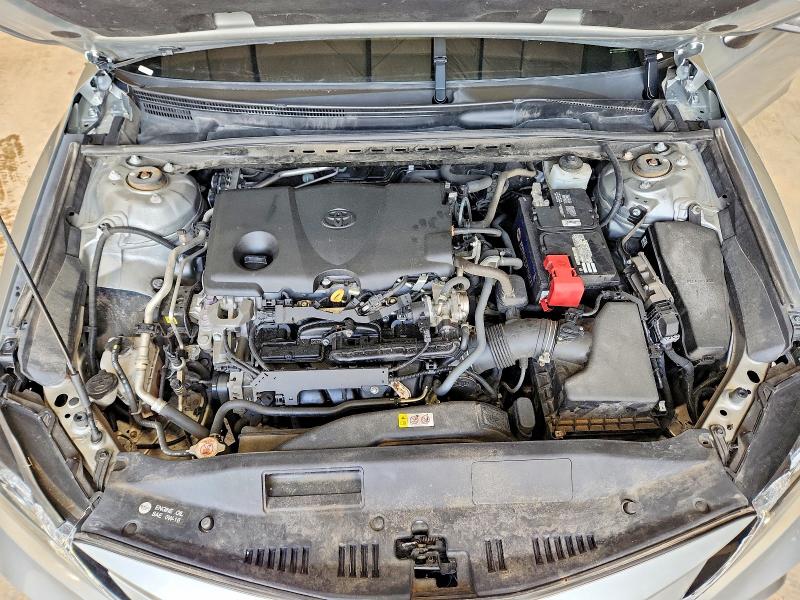 51606296 :رقم المزاد ، 4T1C11AK6MU470317 vin ، 2021 Toyota Camry مزاد بيع