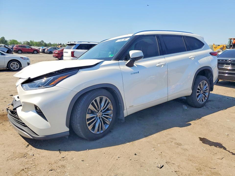 50228616 :رقم المزاد ، 5TDEBRCH9MS041719 vin ، 2021 Toyota Highlander مزاد بيع
