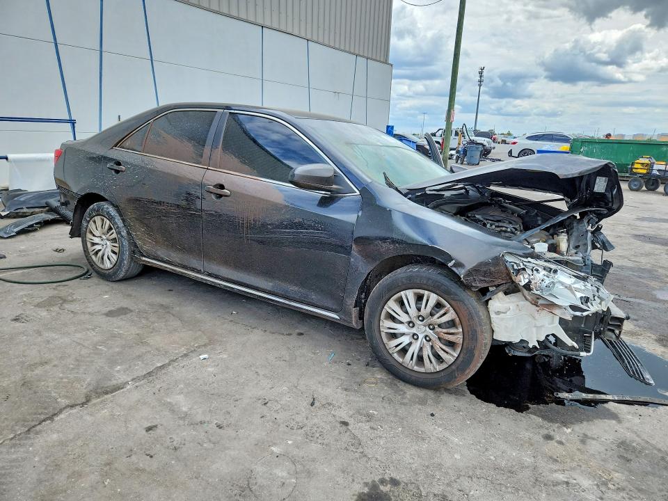 50759646 :رقم المزاد ، 4T4BF1FK0ER415164 vin ، 2014 Toyota Camry مزاد بيع