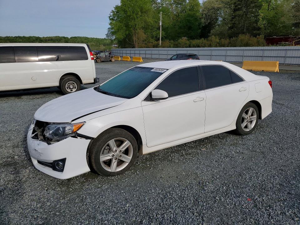 48835056 :رقم المزاد ، 4T1BF1FK7EU839192 vin ، 2014 Toyota Camry مزاد بيع