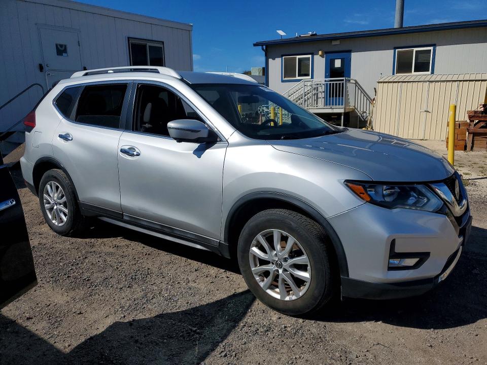 Продажа на аукционе авто 2018 Nissan Rogue, vin: 5N1AT2MT1JC745864, номер лота: 49299056