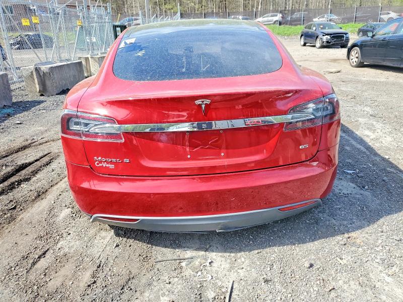 49763776 :رقم المزاد ، 5YJSA4H13FF082004 vin ، 2015 Tesla Model S مزاد بيع