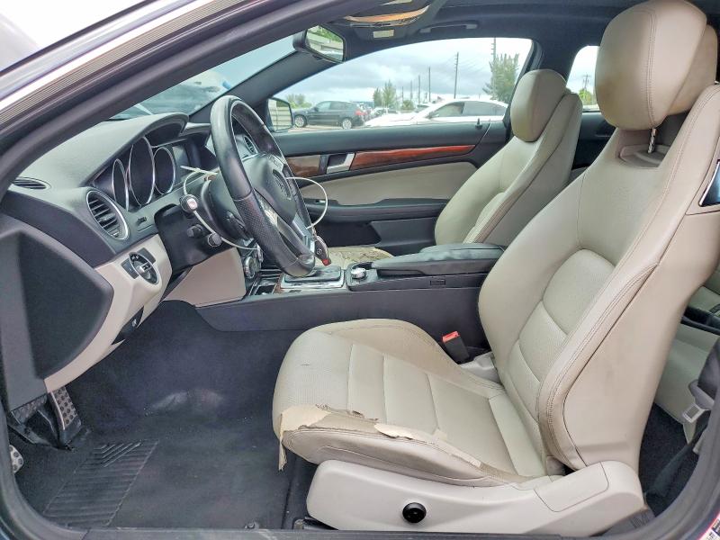 51340146 :رقم المزاد ، WDDGJ4HB3FG357283 vin ، 2015 Mercedes-benz C مزاد بيع