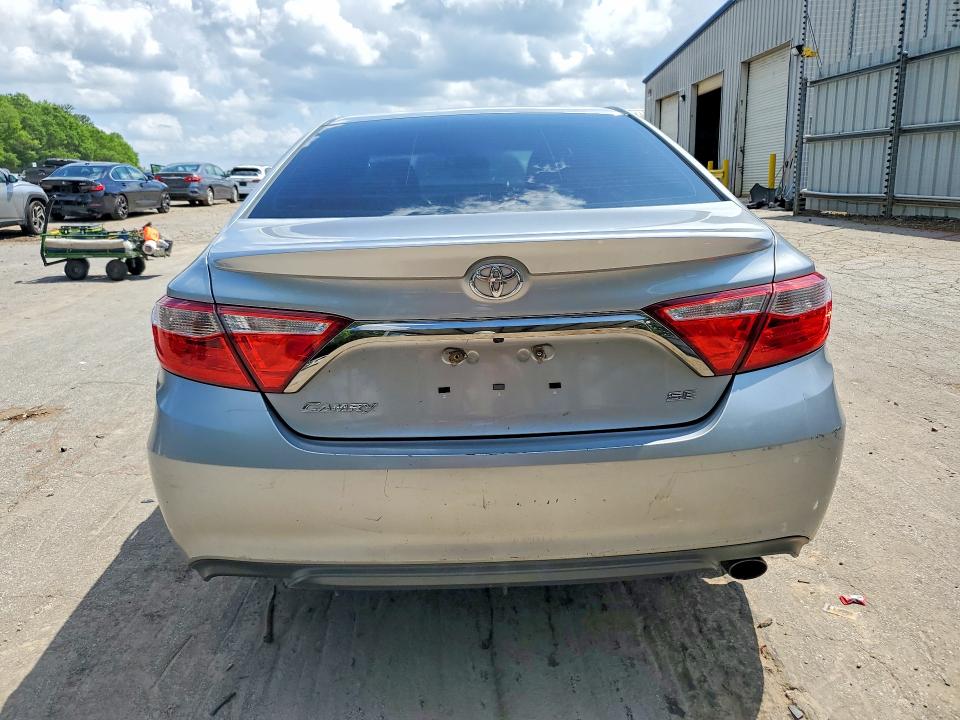 51785706 :رقم المزاد ، 4T1BF1FK5FU095917 vin ، 2015 Toyota Camry مزاد بيع