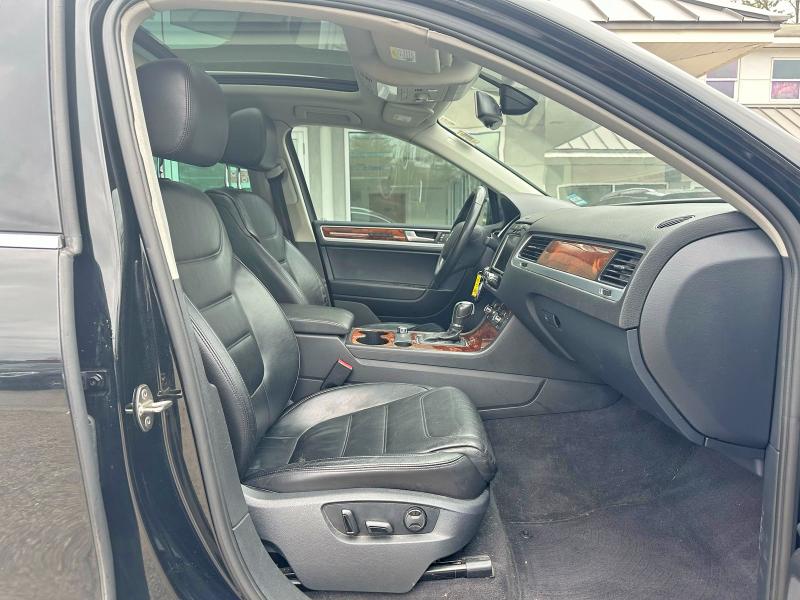 2011 Volkswagen Touareg მანქანა იყიდება აუქციონზე, vin: WVGFK9BP5BD006418, აუქციონის ნომერი: 51182686