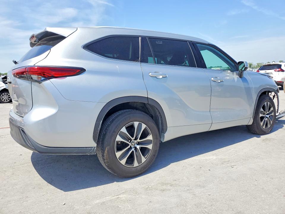 2022 Toyota Highlander მანქანა იყიდება აუქციონზე, vin: 5TDGZRAH7NS112635, აუქციონის ნომერი: 50671596