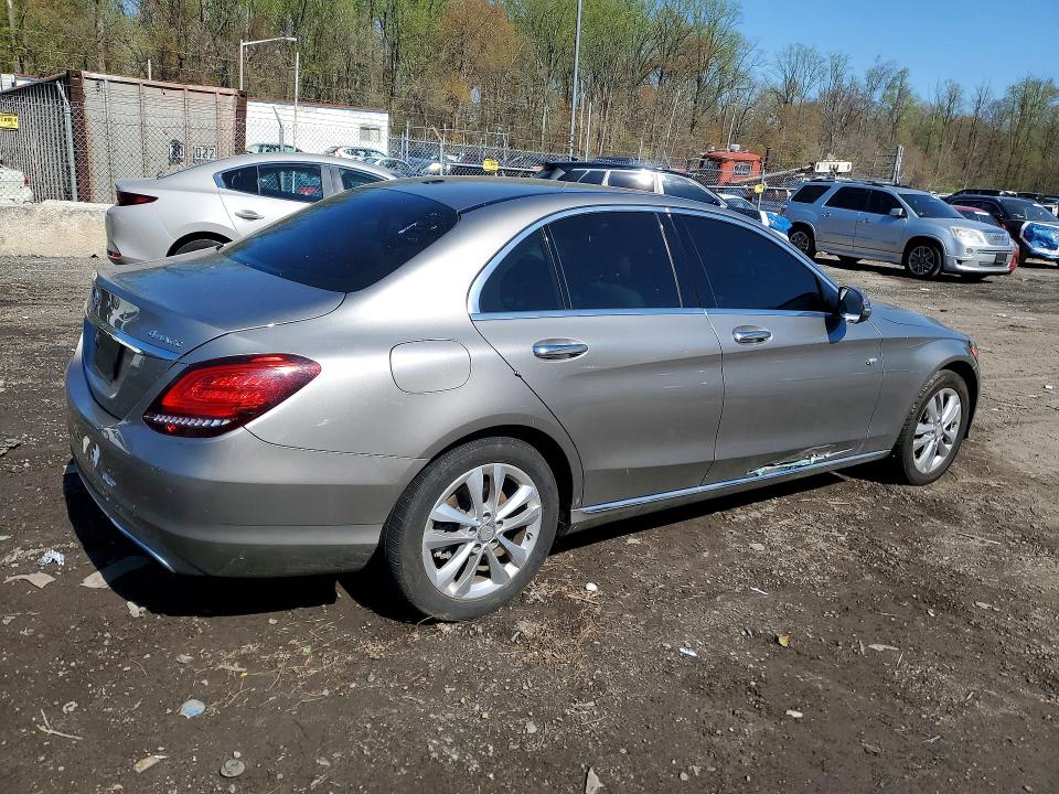 48897066 :رقم المزاد ، 55SWF8EB8KU299922 vin ، 2019 Mercedes-benz C مزاد بيع