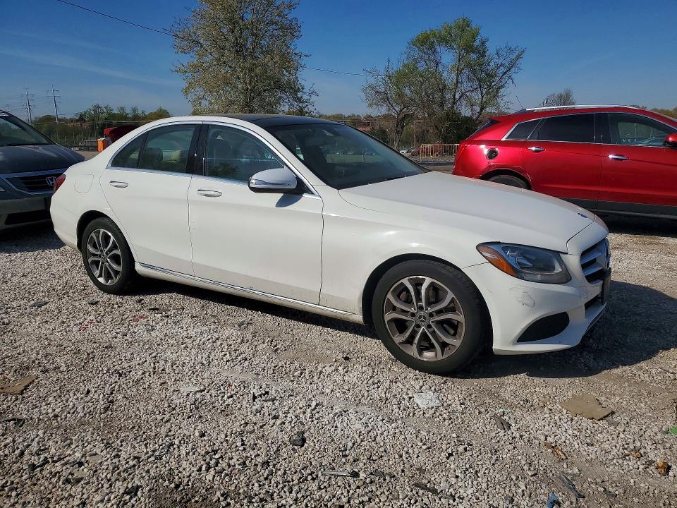 49542636 :رقم المزاد ، 55SWF4KB1HU221326 vin ، 2017 Mercedes-benz C مزاد بيع
