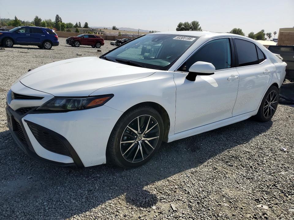 2021 Toyota Camry მანქანა იყიდება აუქციონზე, vin: 4T1G11AK0MU616809, აუქციონის ნომერი: 50305186