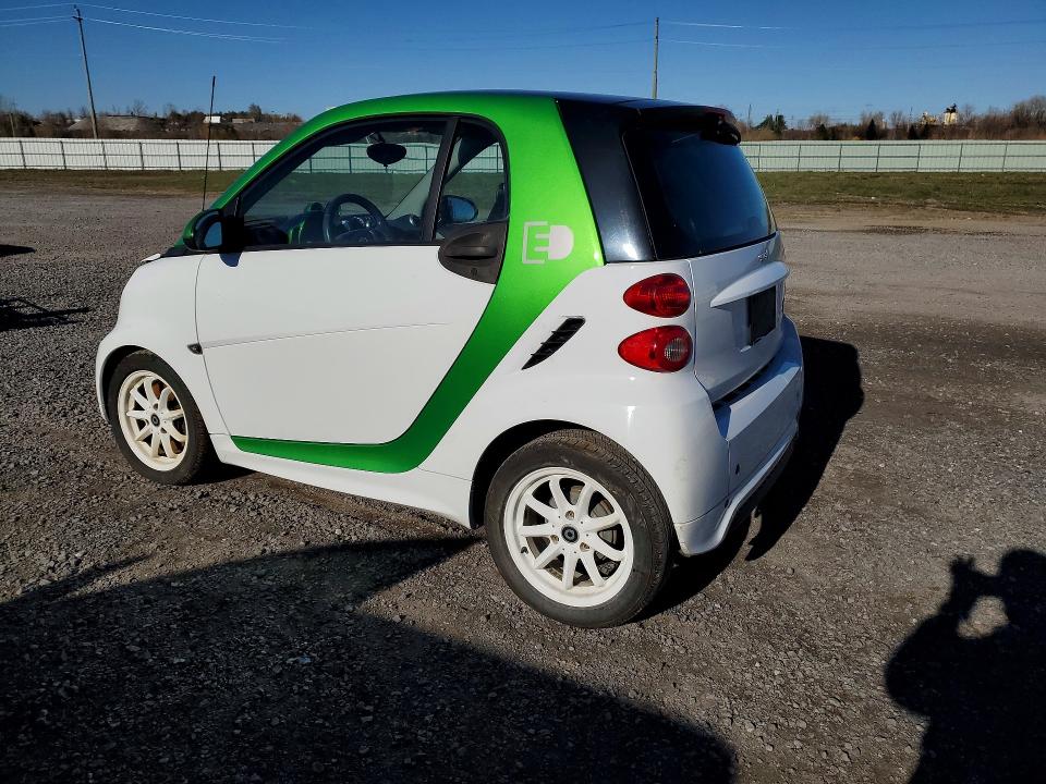 2015 Smart Fortwo მანქანა იყიდება აუქციონზე, vin: WMEEJ9AA6FK838823, აუქციონის ნომერი: 50982556