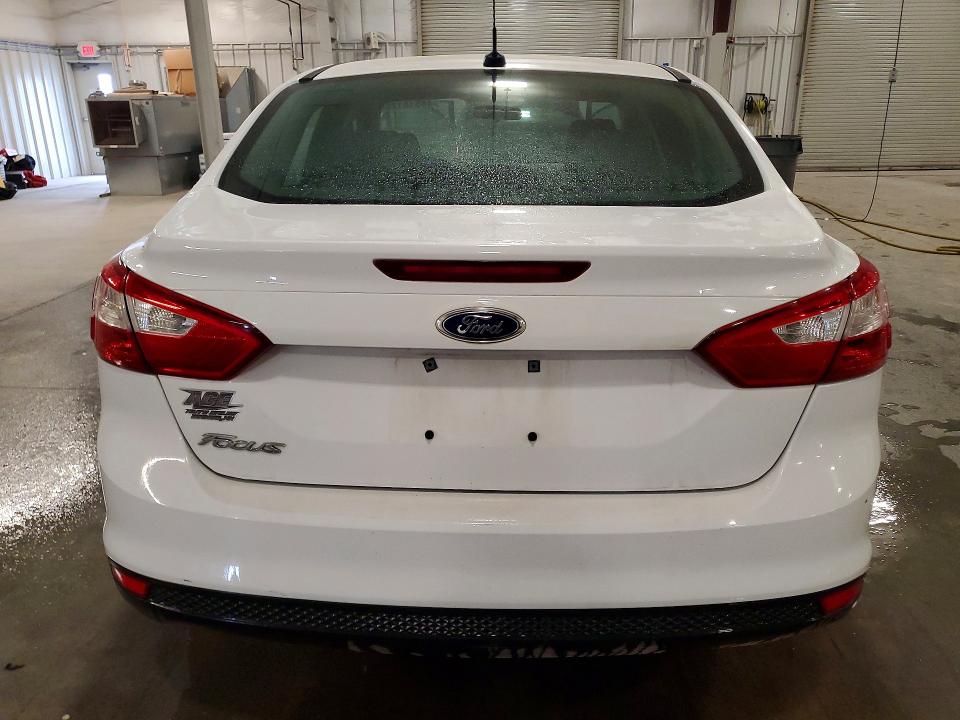 48518126 :رقم المزاد ، 1FADP3E25EL111776 vin ، 2014 Ford Focus مزاد بيع