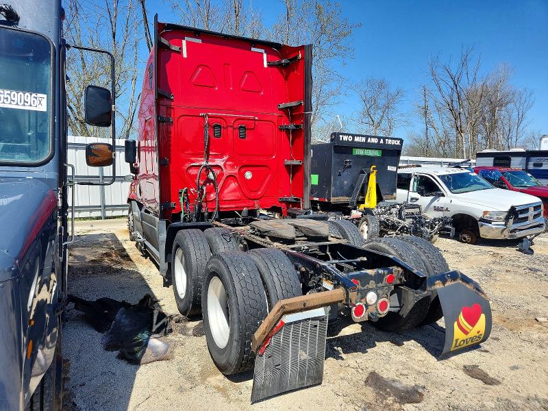 49835146 :رقم المزاد ، 3AKJGLD54GSFP7307 vin ، 2016 Freightliner Cascadia 125 مزاد بيع