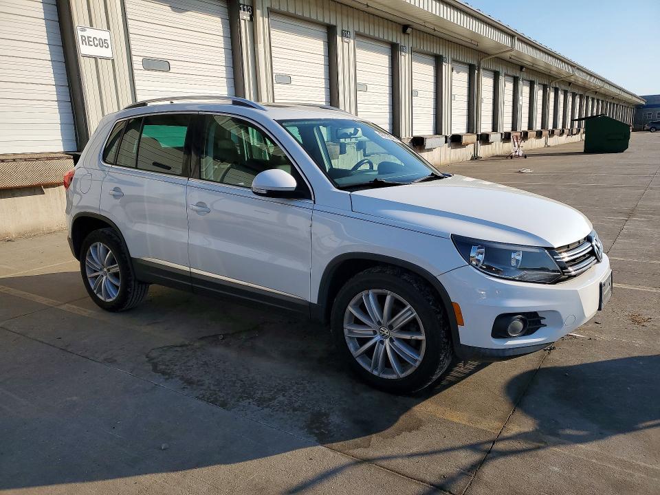 2013 Volkswagen Tiguan მანქანა იყიდება აუქციონზე, vin: WVGAV7AX1DW502153, აუქციონის ნომერი: 48919536