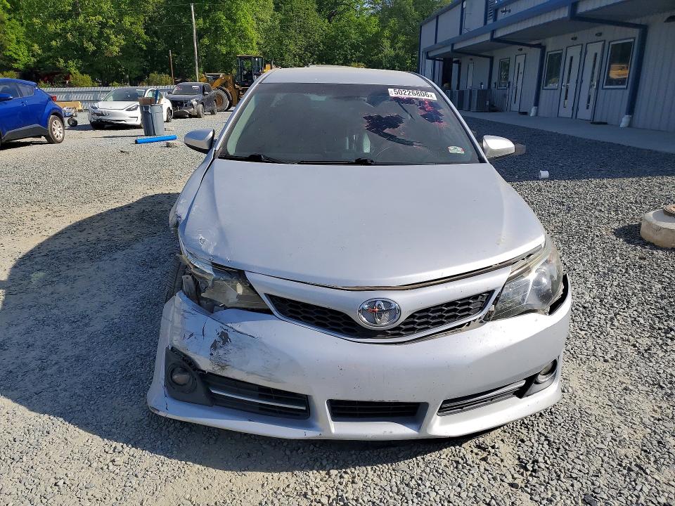 50226806 :رقم المزاد ، 4T1BF1FKXEU337972 vin ، 2014 Toyota Camry مزاد بيع